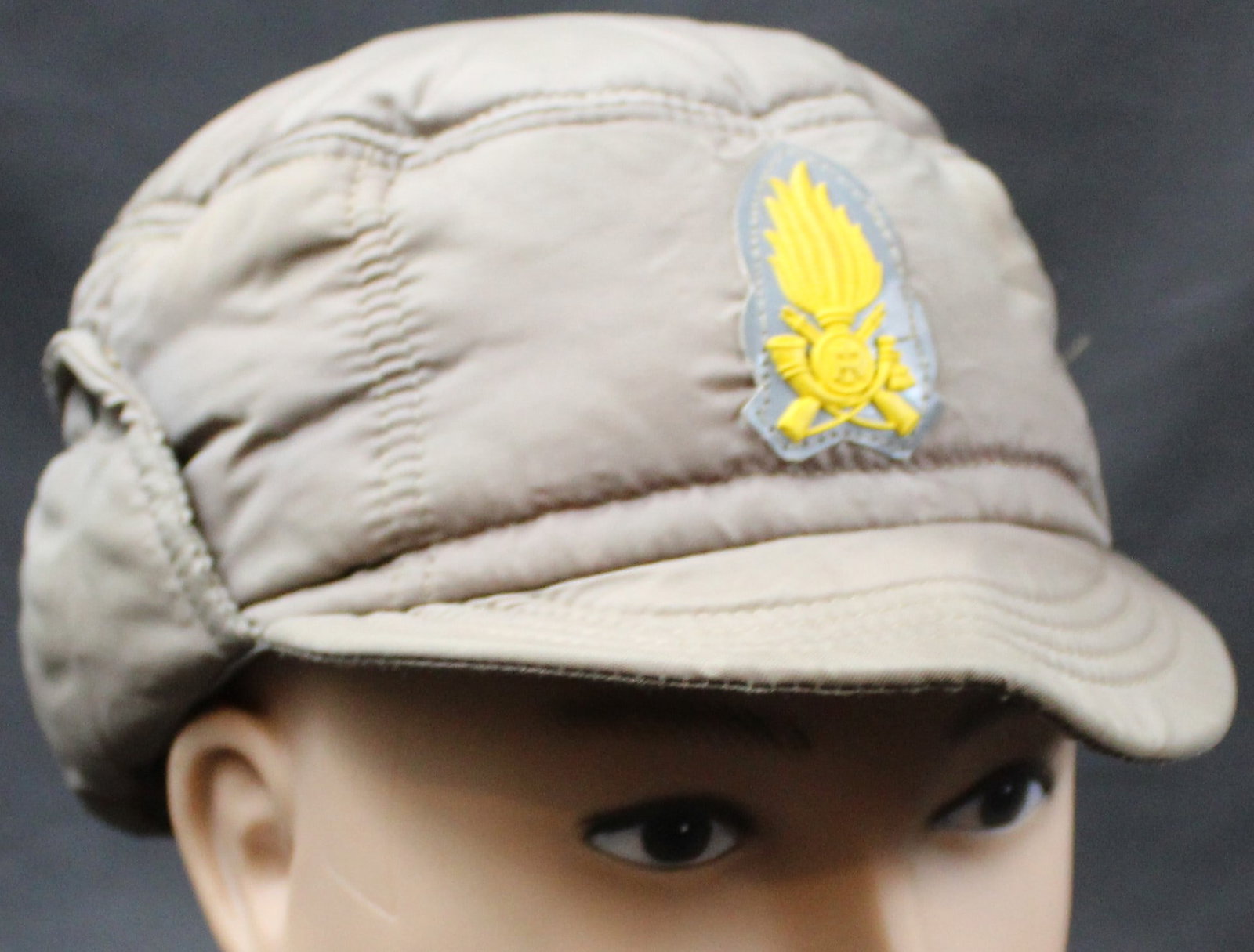 Guardia Di Finanzia Italian Police Winter Cap (JBB): The Guardia di Finanza (GdF) is a specialized Italian law enforcement agency under the Ministry of Economy and Finance, responsible for combating financial crime, tax evasion, smuggling, and money