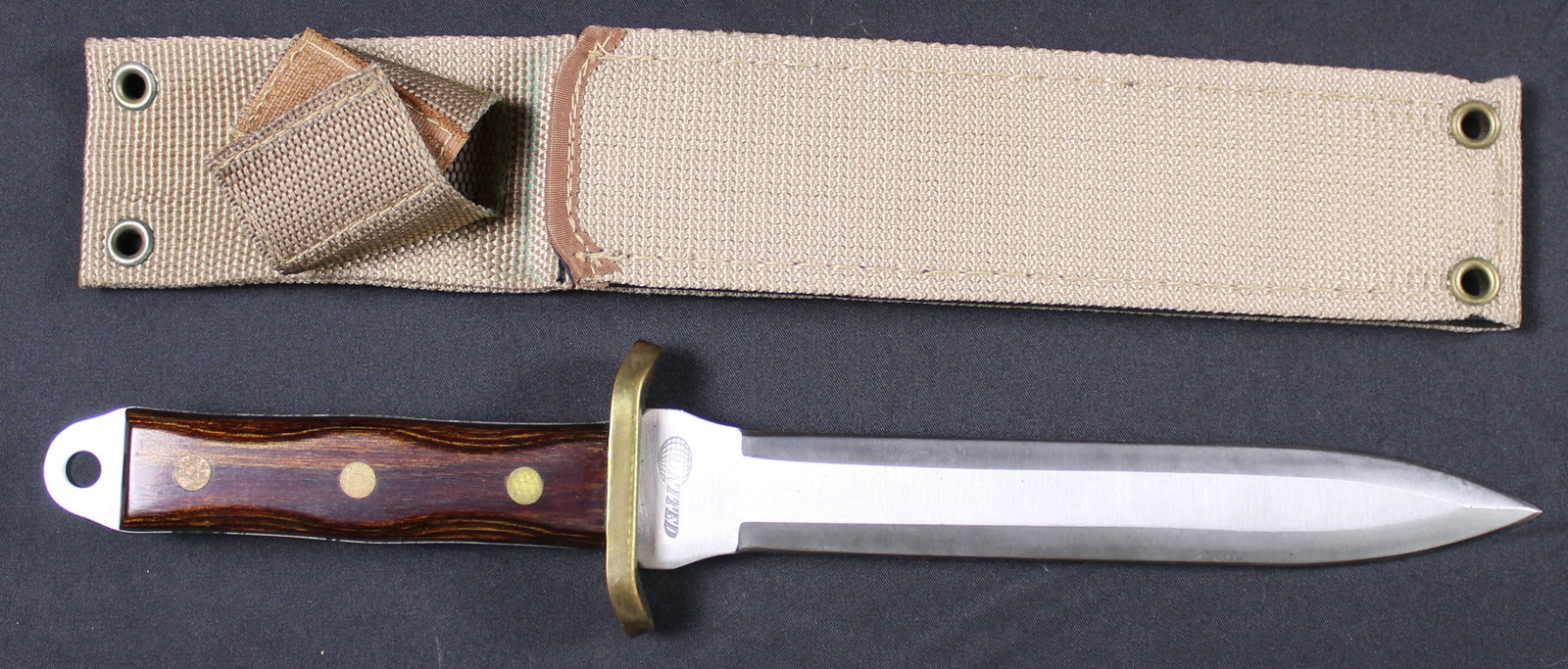 United Stainless Steel Fixed Blade Tiawan Manufactured Dagger and Sheath (FMI): Estimated shipping parcel size (LxWxH) 10 inches x 8 inches x 8 inches. Please note, shipping estimates are provided for LiveShipping calculations only and may vary based on weight and location. The