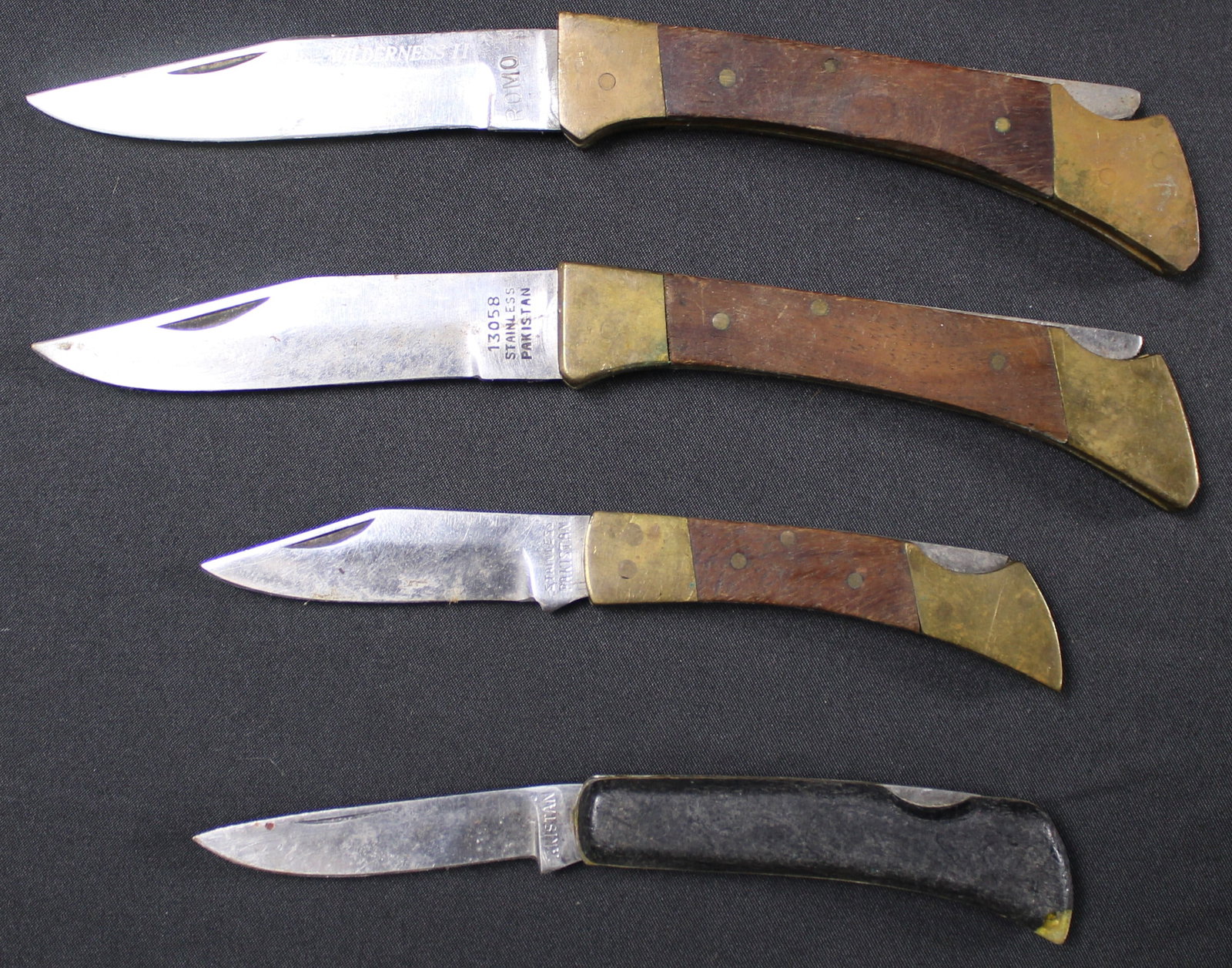 Group Lot of Four Pakastan Manufactured Foling Blade Pocket Knives (JAA) (1 of 2)