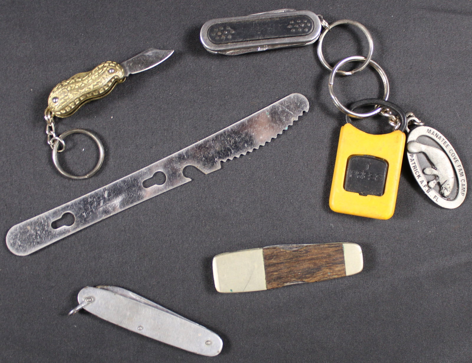 Group Lot of Small Pocket Knives (JAA) (1 of 1)