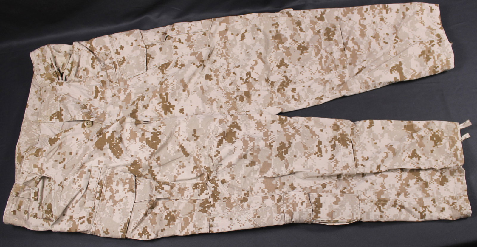 CRYE Precision US Military Issued Desert Camo Combat Pants (GOTB): Estimated shipping parcel size (LxWxH) 10 inches x 10 inches x 10 inches. Please note, shipping estimates are provided for LiveShipping calculations only and may vary based on weight and location.