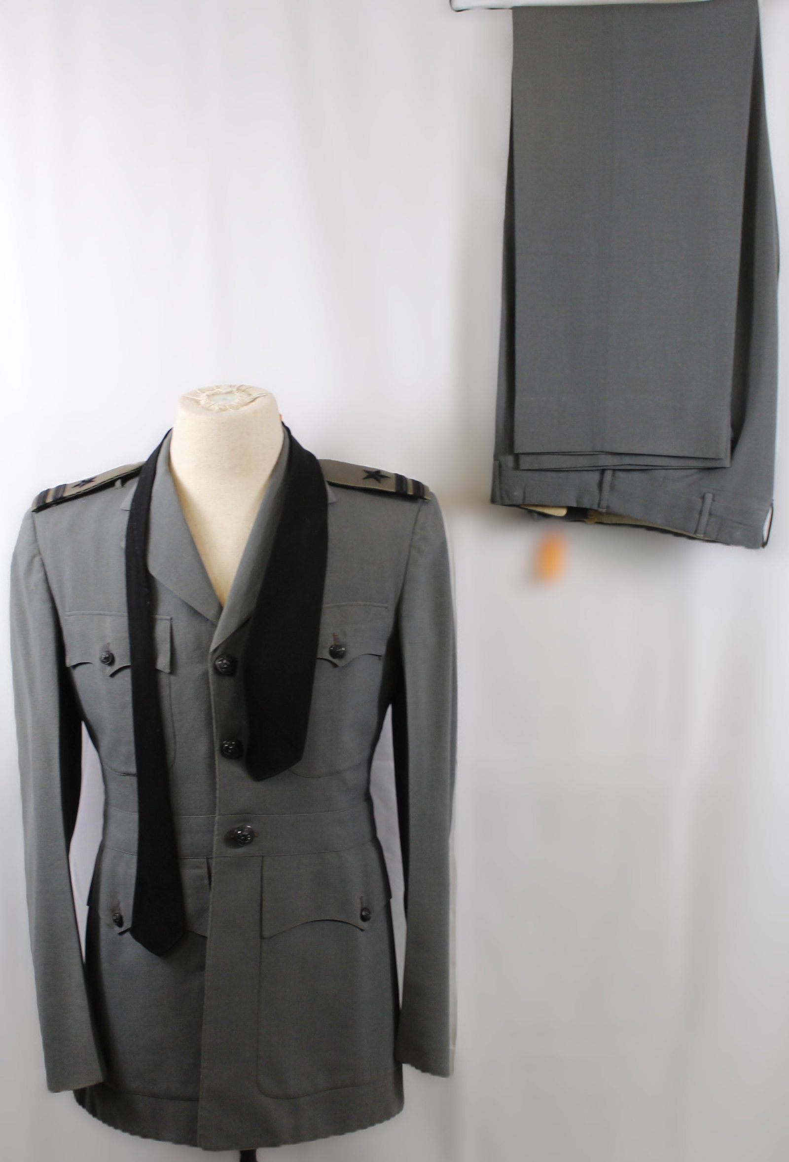 US Army Complete Dress Uniform (GCW) (1 of 13)