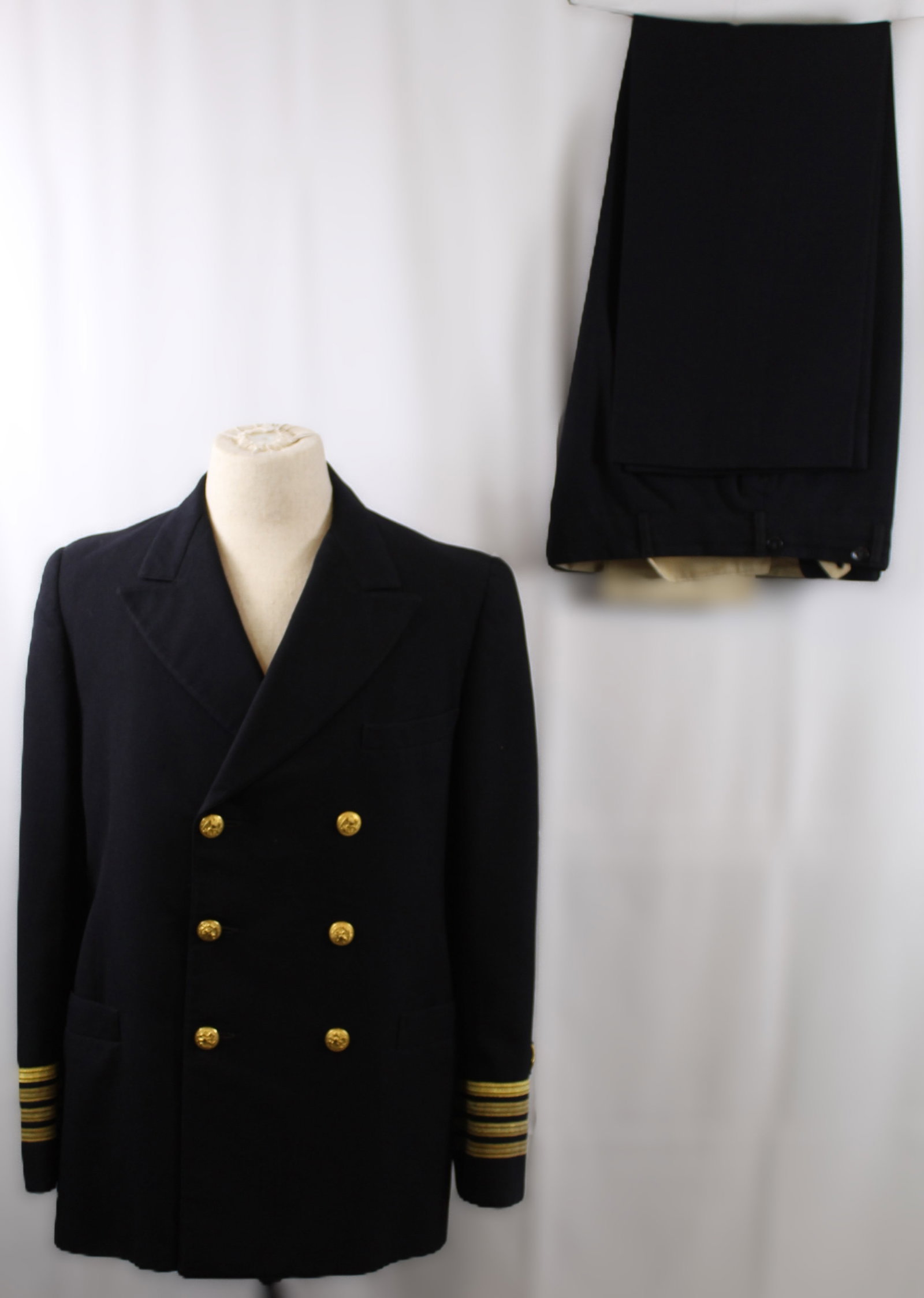 Korean War Era Jacob Reed's and Sons US Navy Captain's Dress Blue Uniform (GCW) (1 of 9)