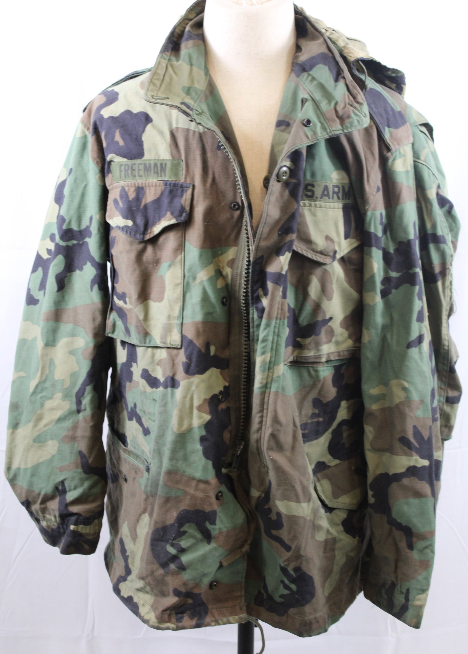 US Army Issued Named "Freeman" M82 Foul Weather Hooded Parka (BLB): Estimated shipping parcel size (LxWxH) 10 inches x 10 inches x 10 inches. Please note, shipping estimates are provided for LiveShipping calculations only and may vary based on weight and location.
