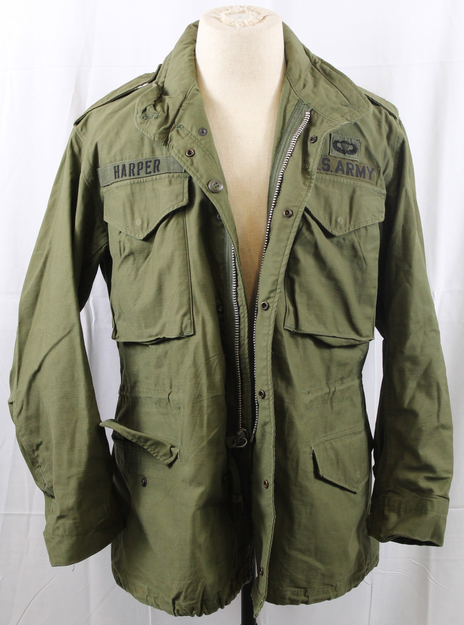 US Army Airborne Retired O6 Late Bryce Harper Estate Field Jacket (BLB): Estimated shipping parcel size (LxWxH) 10 inches x 10 inches x 10 inches. Please note, shipping estimates are provided for LiveShipping calculations only and may vary based on weight and location.