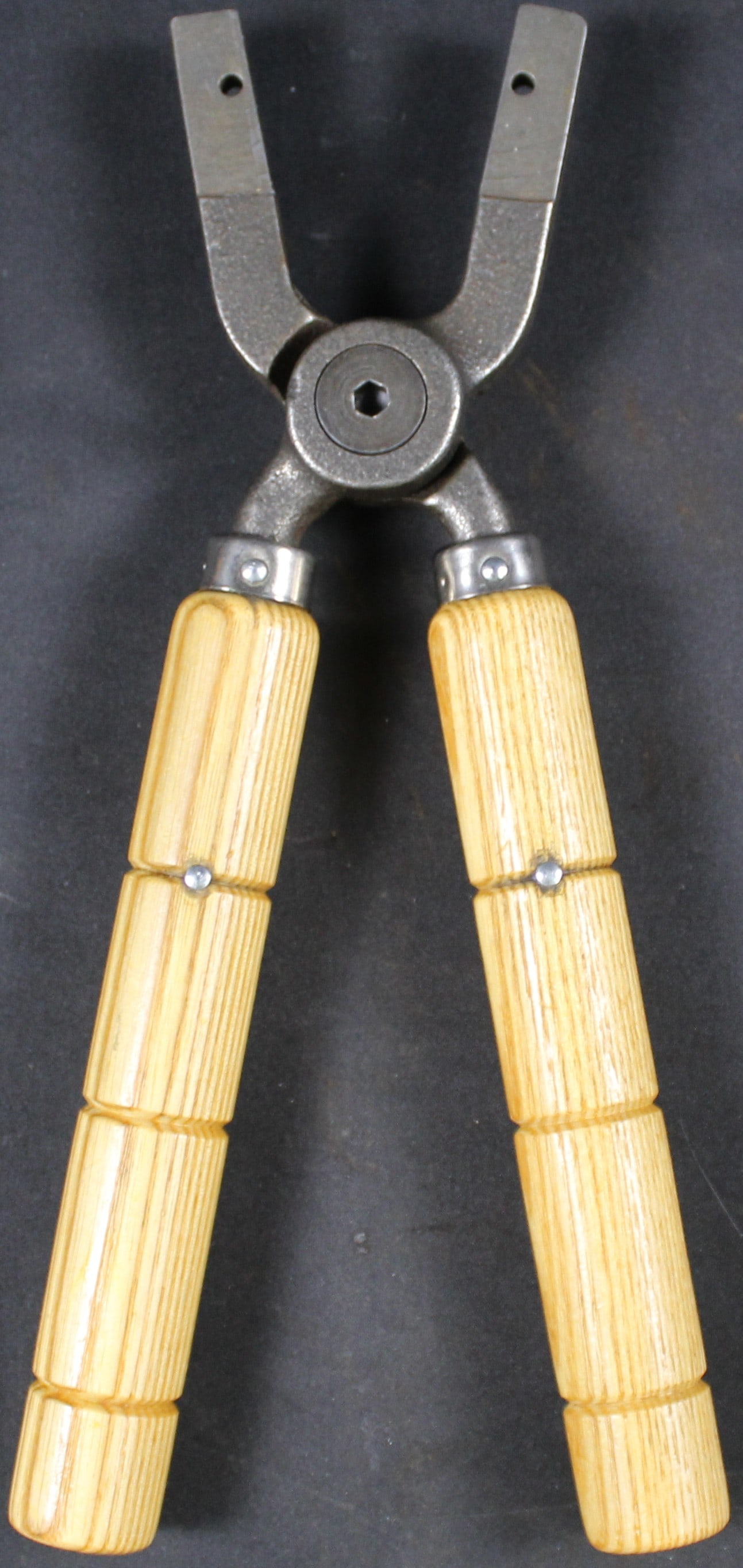 Die Cast Bullet Mould Handles (FMI): These Die Cast Bullet Mould Handles appear to be made by Lyman and are in good to very good condition as it shows very little signs of wear. It suspected that this model fits either single/double