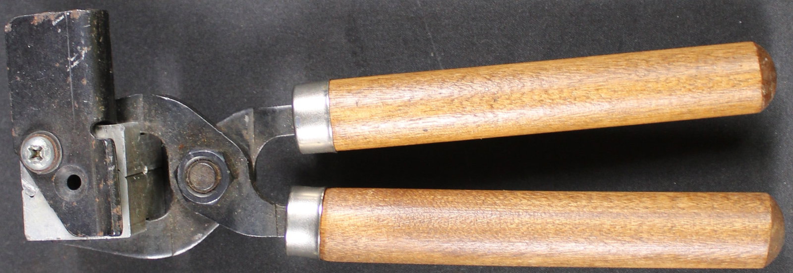 Die Cast Bullet Mould with Handles (FMI): This Lee bullet mould creates a .58 caliber bullet. This mould shows some wear from past usage overall making the condition of this piece as good as it does still operate as intended. Bidders are