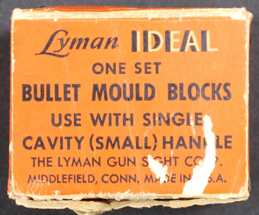 Lyman 311419 Die Cast Bullet Mould (FMI): The Lyman "311419" bullet mould creates a flat point, gas check shank, .30/.32 caliber projectile. Overall this piece looks to be in good condition as previous use left some wear. Bidders are welcome 