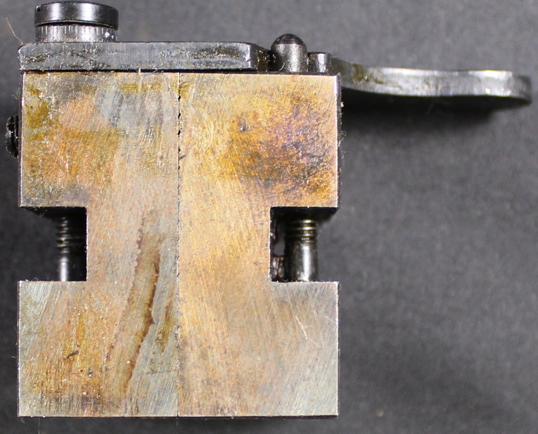 Die Cast Bullet Mould (FMI): This mould is manufactured by Lyman and has the number 471stamped on both sides. However this is a BLANK. Overall this is in very good condition. Bidders are welcome to preview items in person during