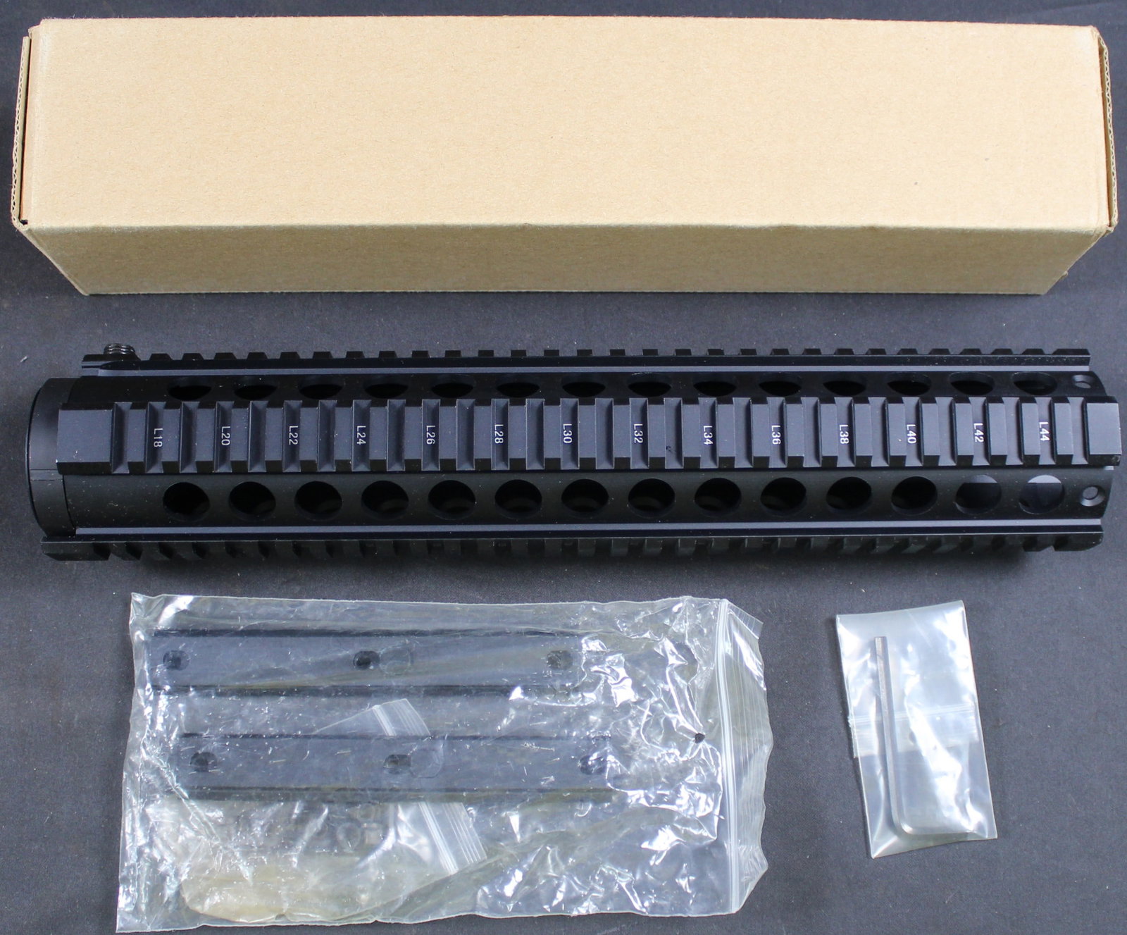 New in Box AR-15 Quadrail (GOTB): Description coming soon Bidders are welcome to preview items in person during our normal operating hours Tuesday through Saturday 11am-6pm. Estimated shipping parcel size (LxWxH) 24 inches x 4 inches 