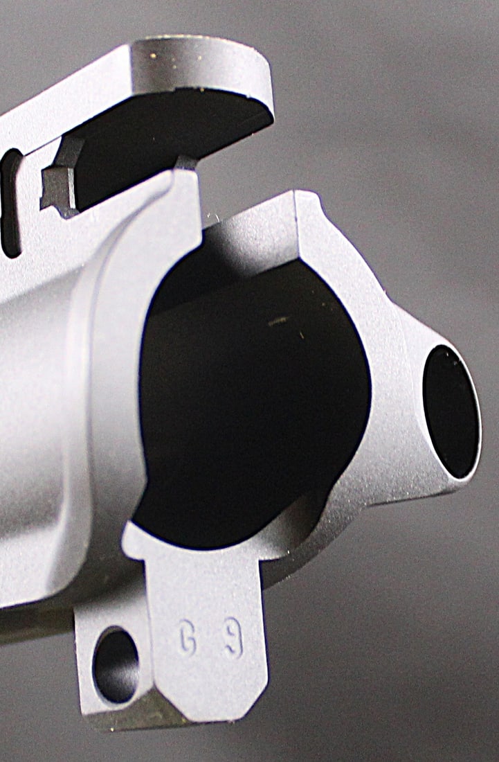 Group Lot: AR-15 Upper Receiver, Quad Rail Foregrip and 1:8 Twist Barrel in .300 Blackout (GOTB) - 4