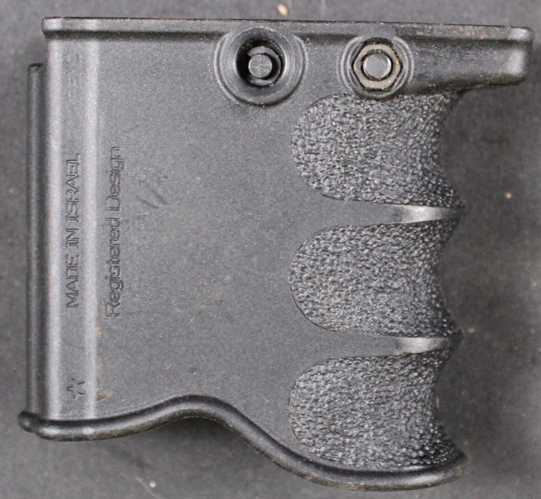FAB Defense MG-20 Vertical Foregrip for AR-15 (FMI) - 2