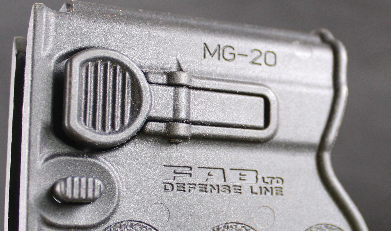 FAB Defense MG-20 Vertical Foregrip for AR-15 (FMI) - 4