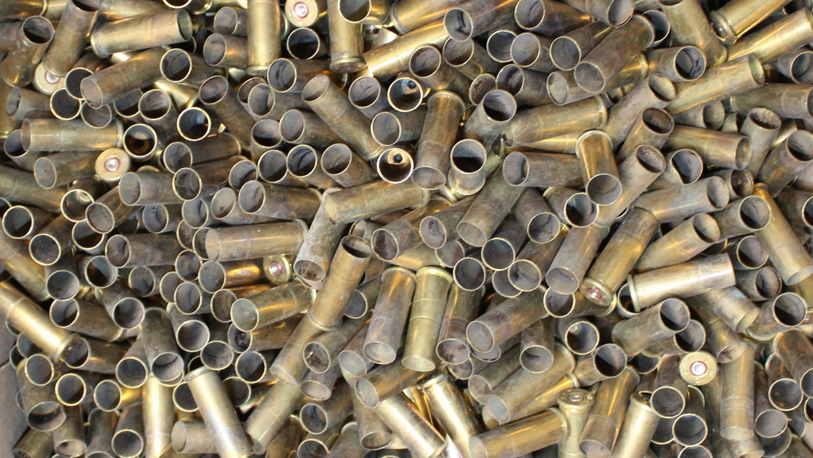 Approximately 500+ .38spl Fired Brass Casings for Reloading (FMI): Description coming soon Bidders are welcome to preview items in person during our normal operating hours Tuesday through Saturday 11am-6pm. Estimated shipping parcel size (LxWxH) 10 inches x 8 inches