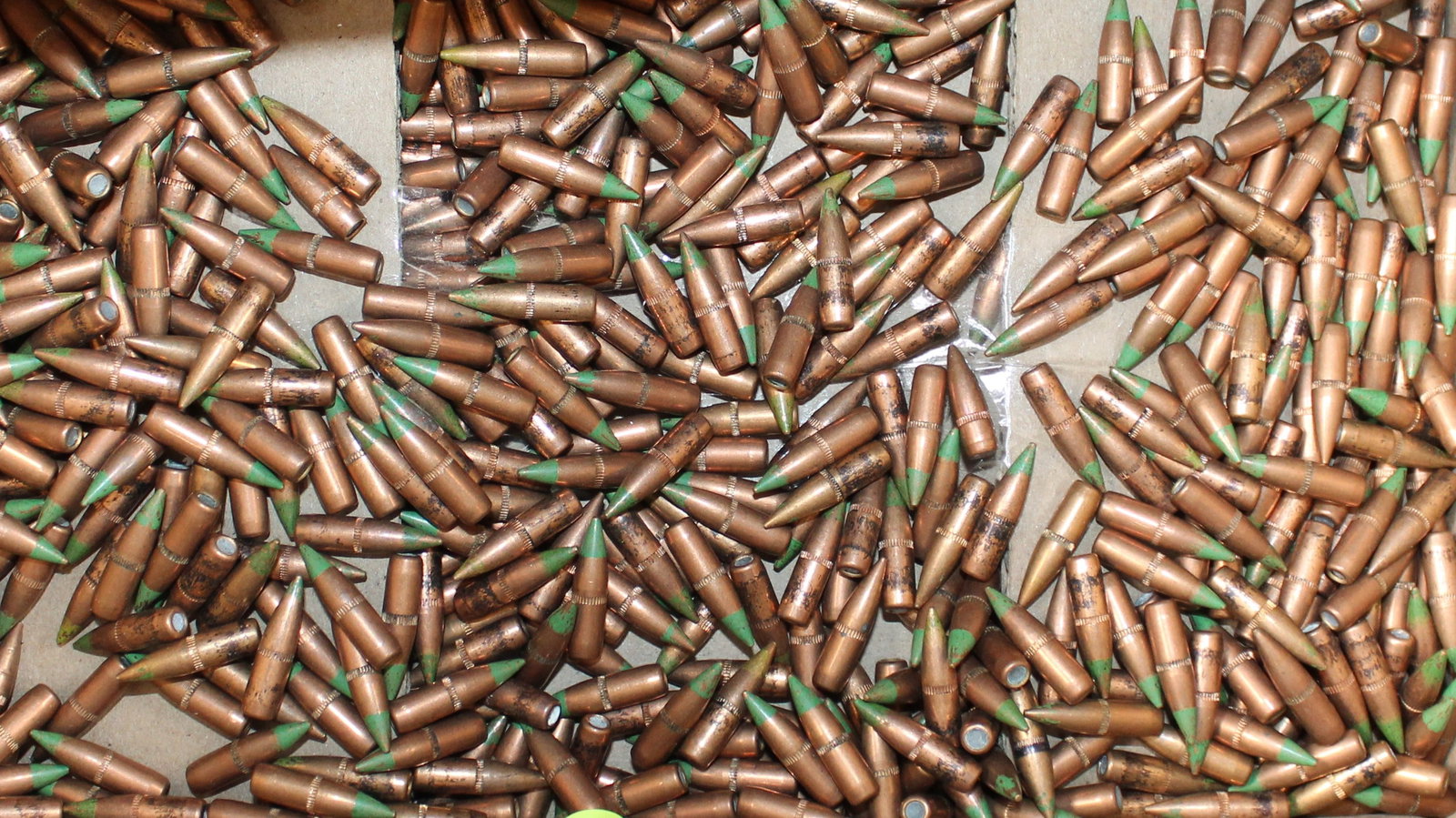 Approximately 500+Green Tipped 5.56 FMJ Projectiles for Reloading (FMI): Description coming soon Bidders are welcome to preview items in person during our normal operating hours Tuesday through Saturday 11am-6pm. Estimated shipping parcel size (LxWxH) 10 inches x 8 inches
