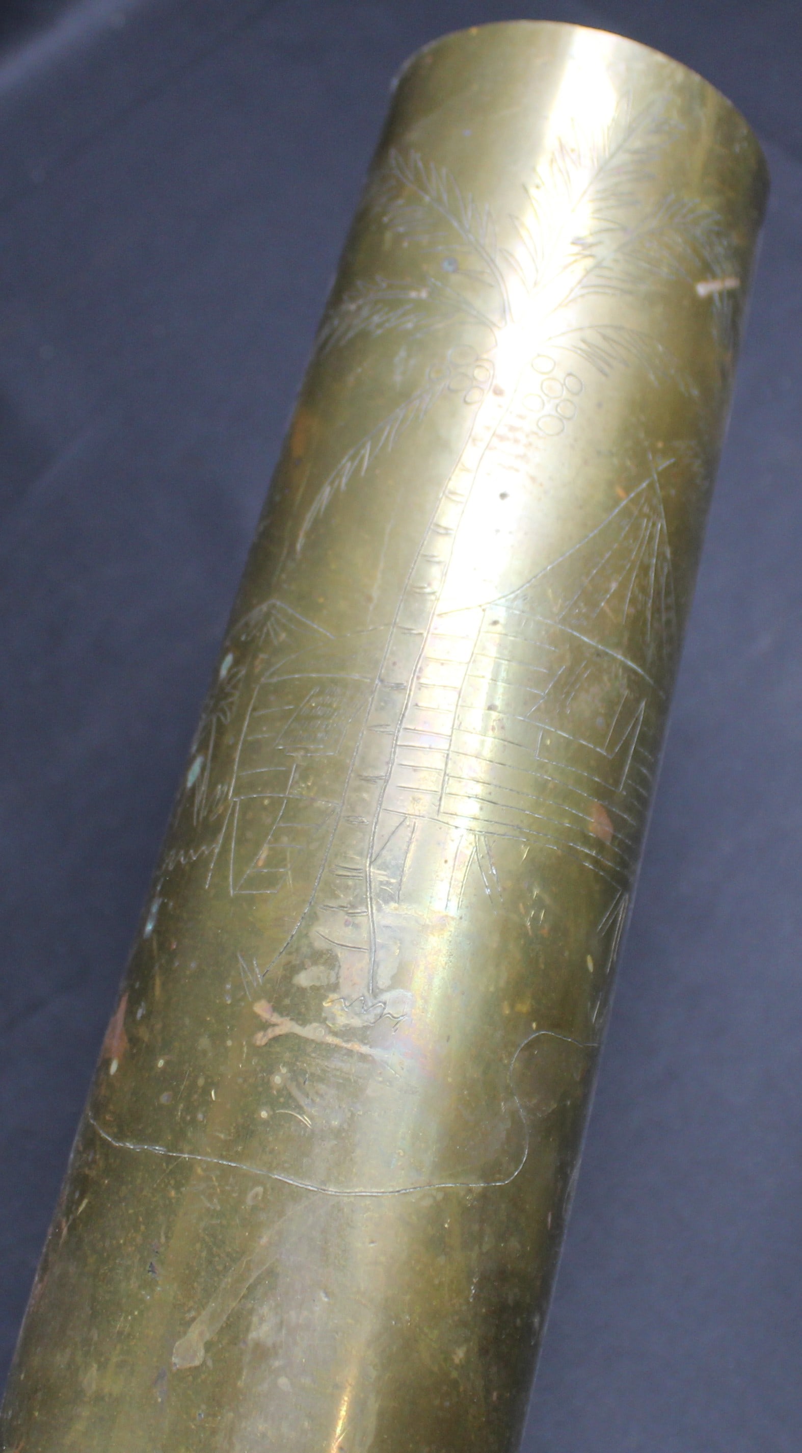 Large 105mm "Trech Art" Embossed Shell (FMI) - 2