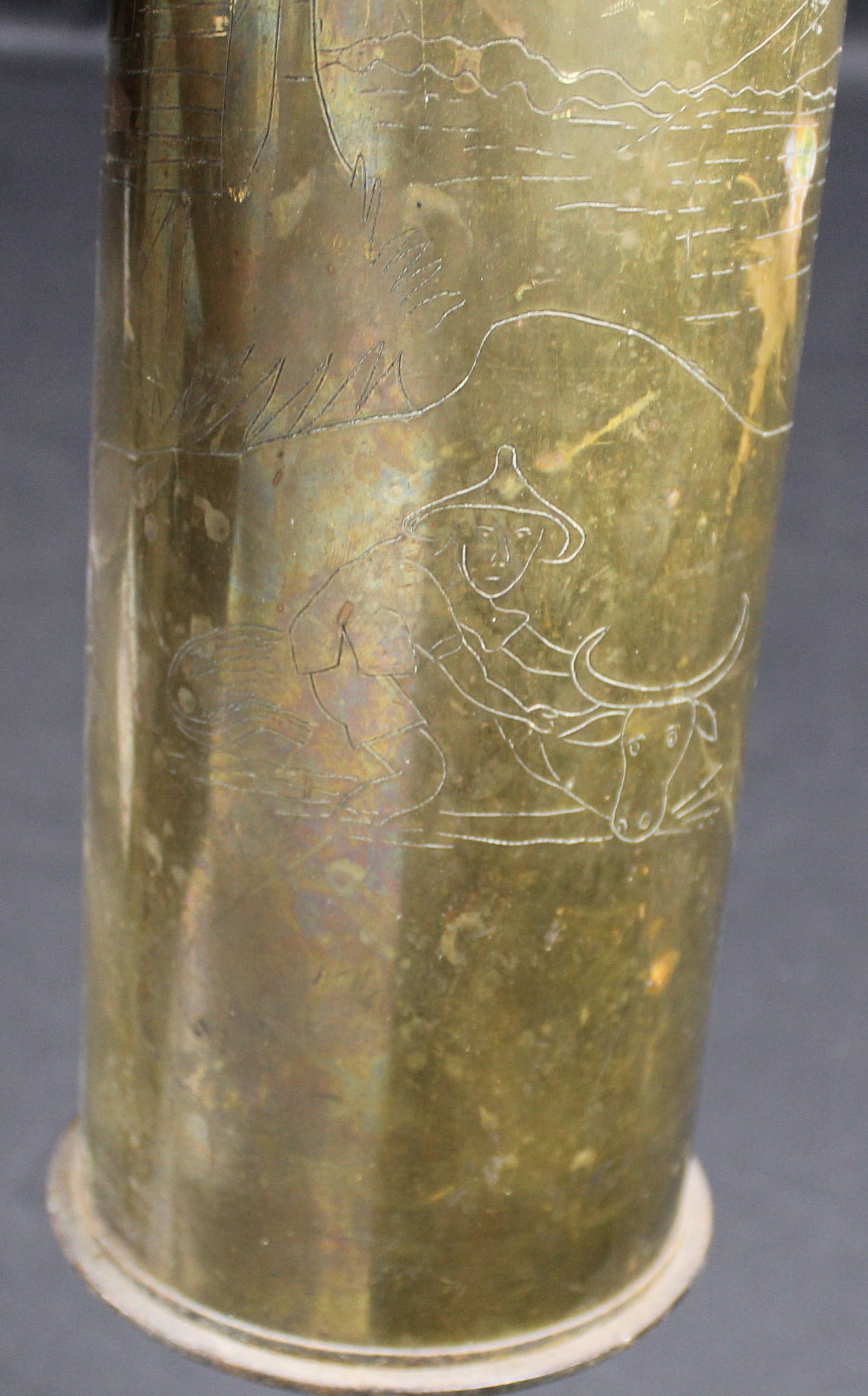 Large 105mm "Trech Art" Embossed Shell (FMI) - 3