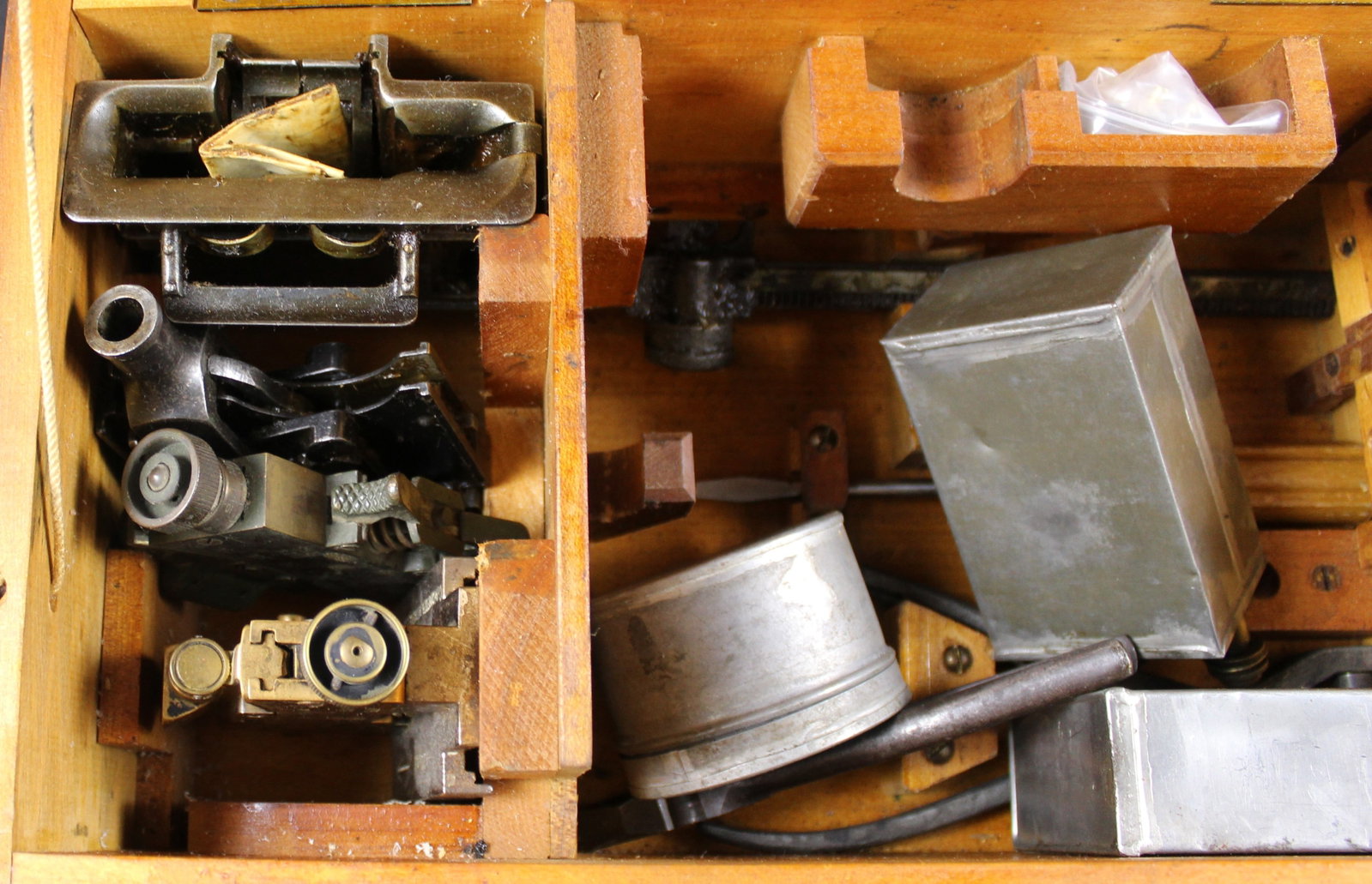 Large Field Box of Mk11 "Spare Parts and Tools" for British .303 Inch Vickers Machine Gun (FMI) - 2