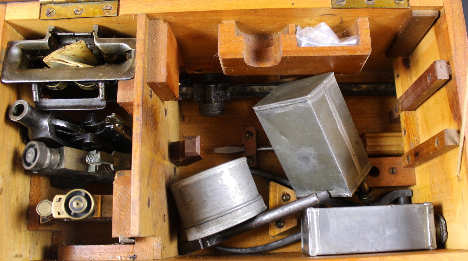 Large Field Box of Mk11 "Spare Parts and Tools" for British .303 Inch Vickers Machine Gun (FMI) - 3