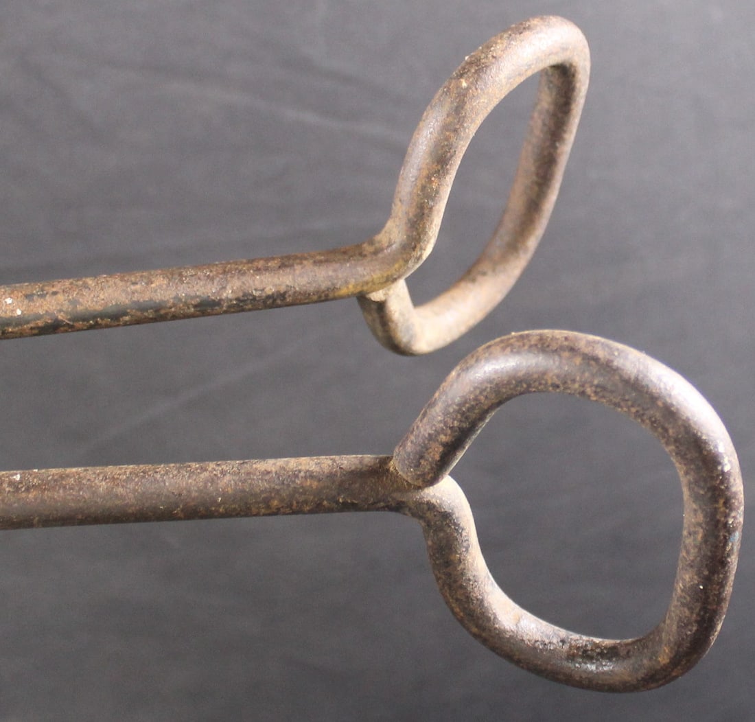 c.1700s Cast Iron Cannon Shot Tongs (GMS) - 3