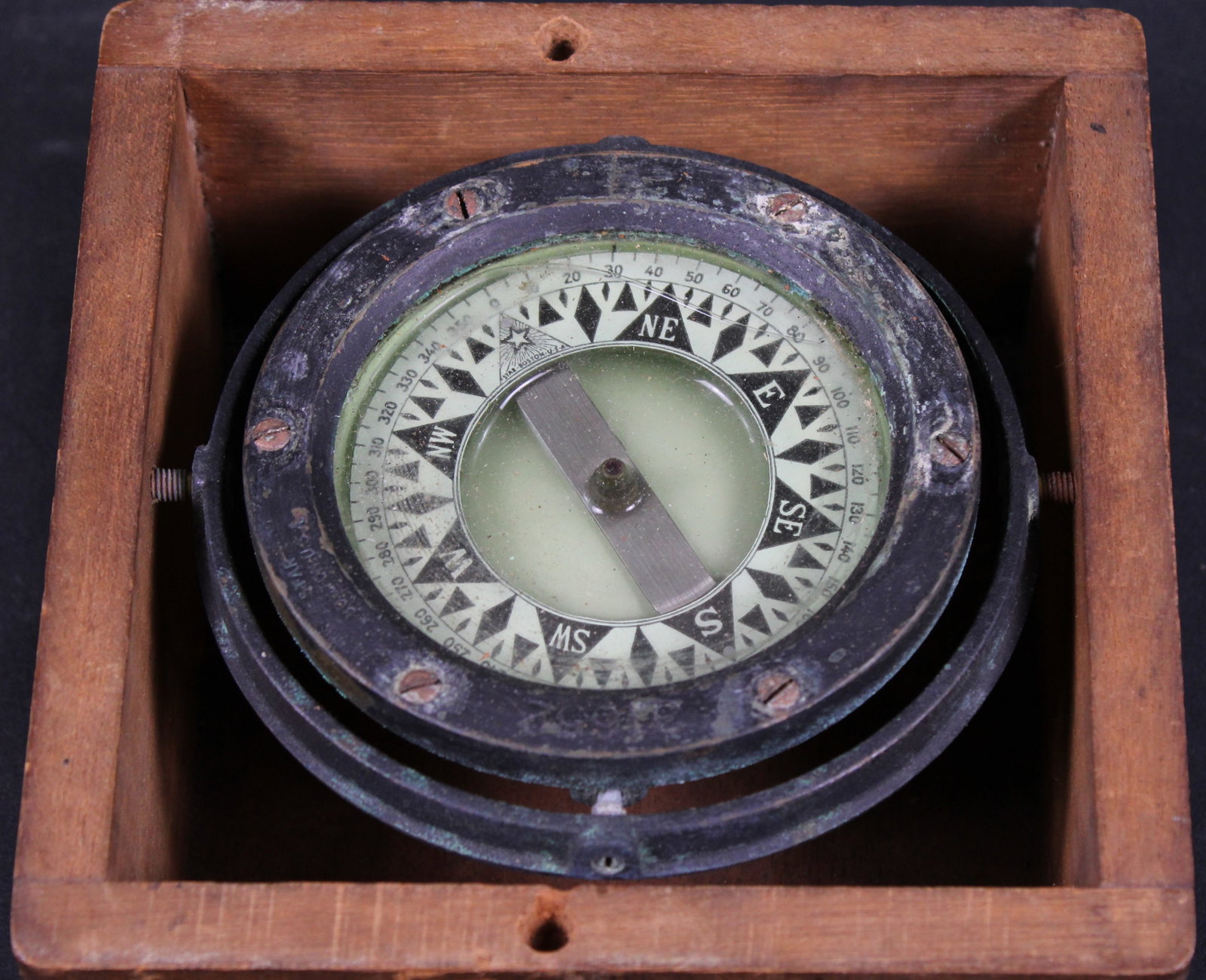 "STAR" Boston U.S.A. Large Boat Compass (31652) (FMI): This STAR marine compass is manufactured by the Star Compass Company in the early to mid 20th century, with the engravings on "STAR","Boston, USA", and a serial number of "31652". This compass is in