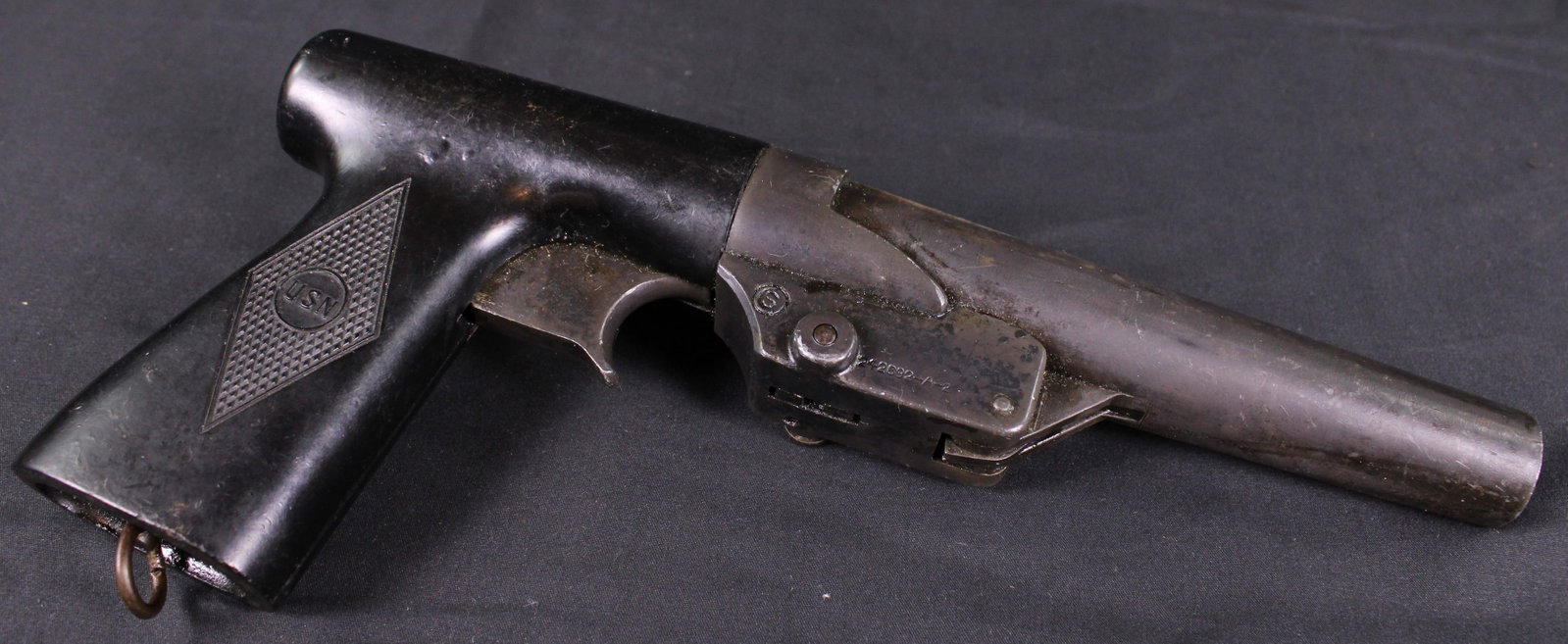 WWII 1945 Dated Vulcan Mfg. Co. Mk. V Signal Pistol (FLR): Description coming soon! Bidders are welcome to preview items in person during our normal operating hours Tuesday through Saturday 11am-6pm. Estimated shipping parcel size (LxWxH) 12 inches x 12