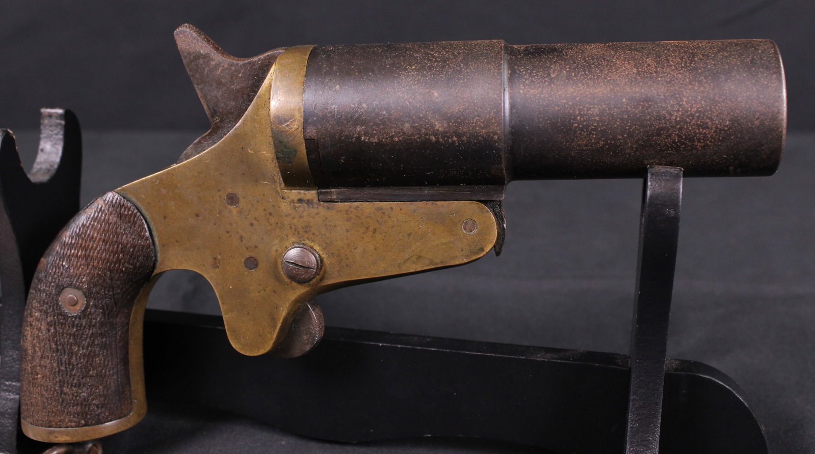 WWI Model 1918 27mm Flare Pistol (FMI): Description coming soon! Bidders are welcome to preview items in person during our normal operating hours Tuesday through Saturday 11am-6pm. Estimated shipping parcel size (LxWxH) 12 inches x 12