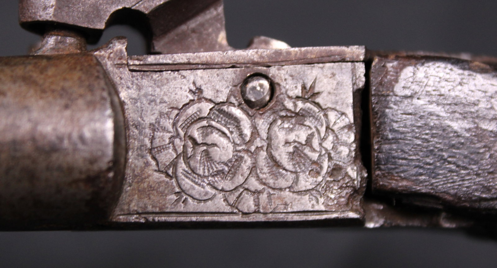 Engraved Antique Double Barrel Percussion Cap Pistol (SNR) - 3