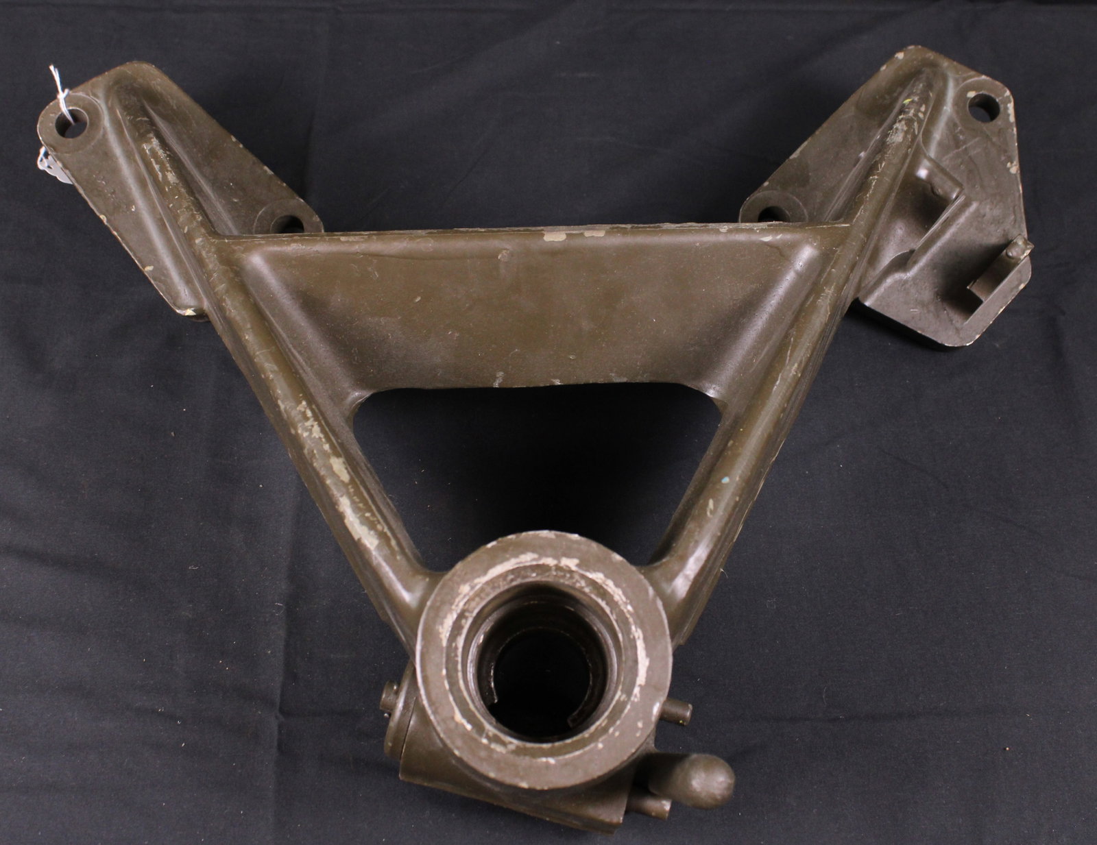 Browning M2 HMG M113 Mount with Locking Mechanism (FMI): Description coming soon! Bidders are welcome to preview items in person during our normal operating hours Tuesday through Saturday 11am-6pm. Estimated shipping parcel size (LxWxH) 18 inches x 18