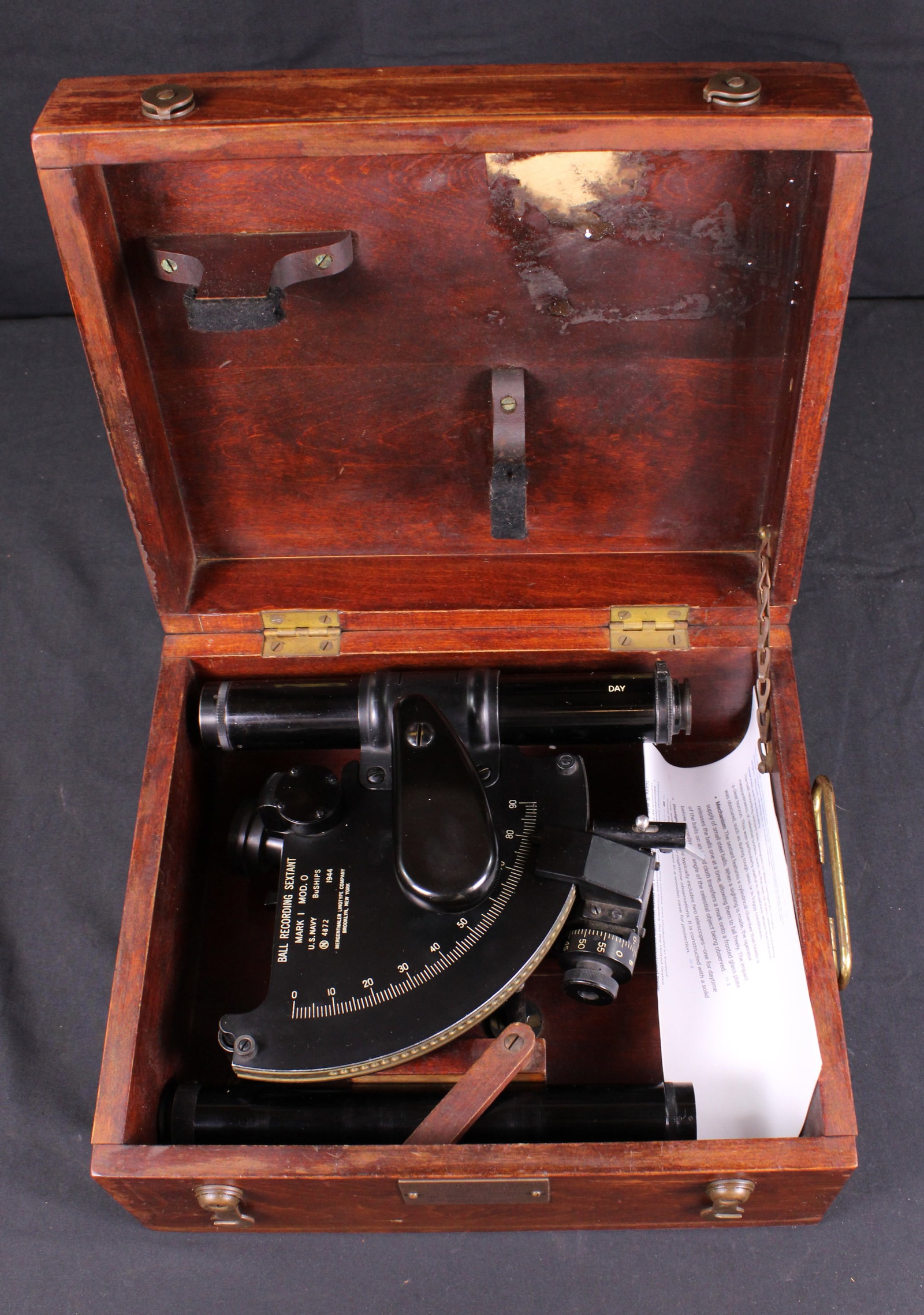 U.S. Navy Mark1 Mod.0 Ball Recording Sextant W/ Transport Case (KFC) (1 of 5)