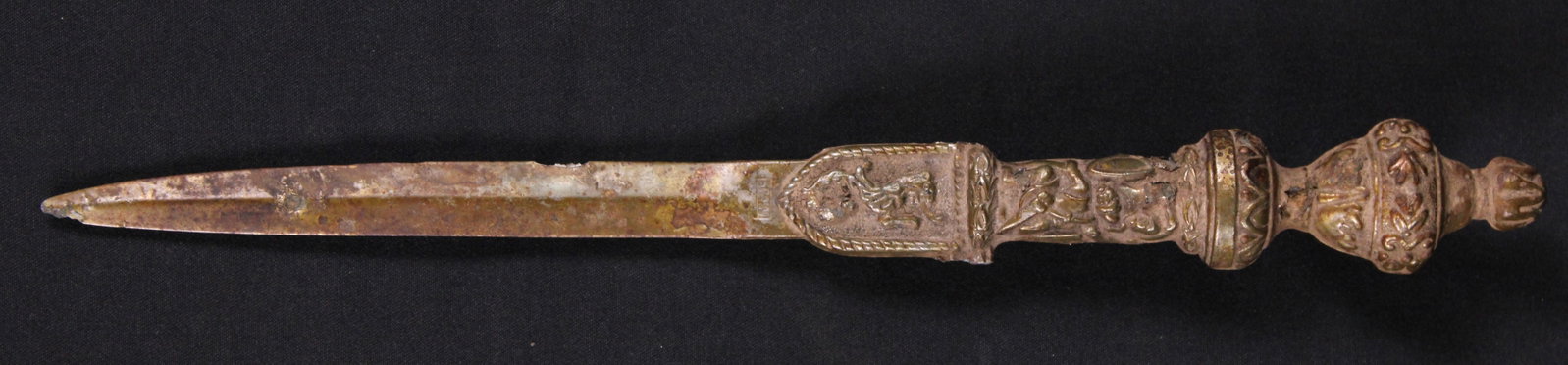 Antique Spanish Made Dagger c.1780s-1800s (SNR): Description coming soon! Bidders are welcome to preview items in person during our normal operating hours Tuesday through Saturday 11am-6pm. Estimated shipping parcel size (LxWxH) 10 inches x 8 inches