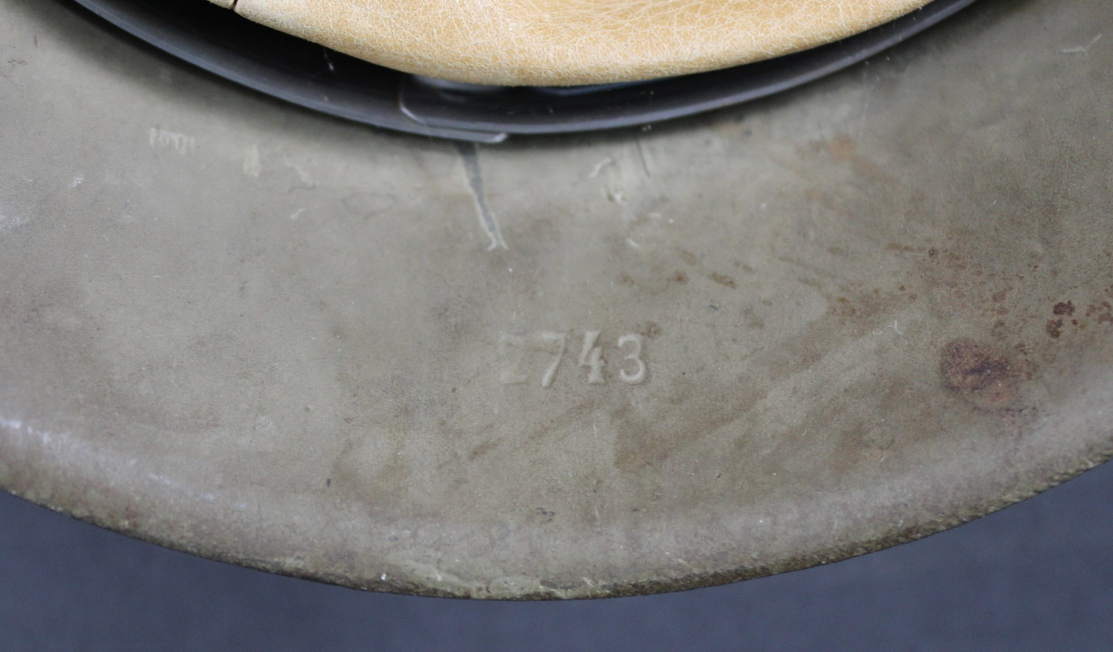 Excellent EF68 Emaillierwerke AG in Fulda (EF) M42 Camoufalged WWII German Helmet (SNR) - 5