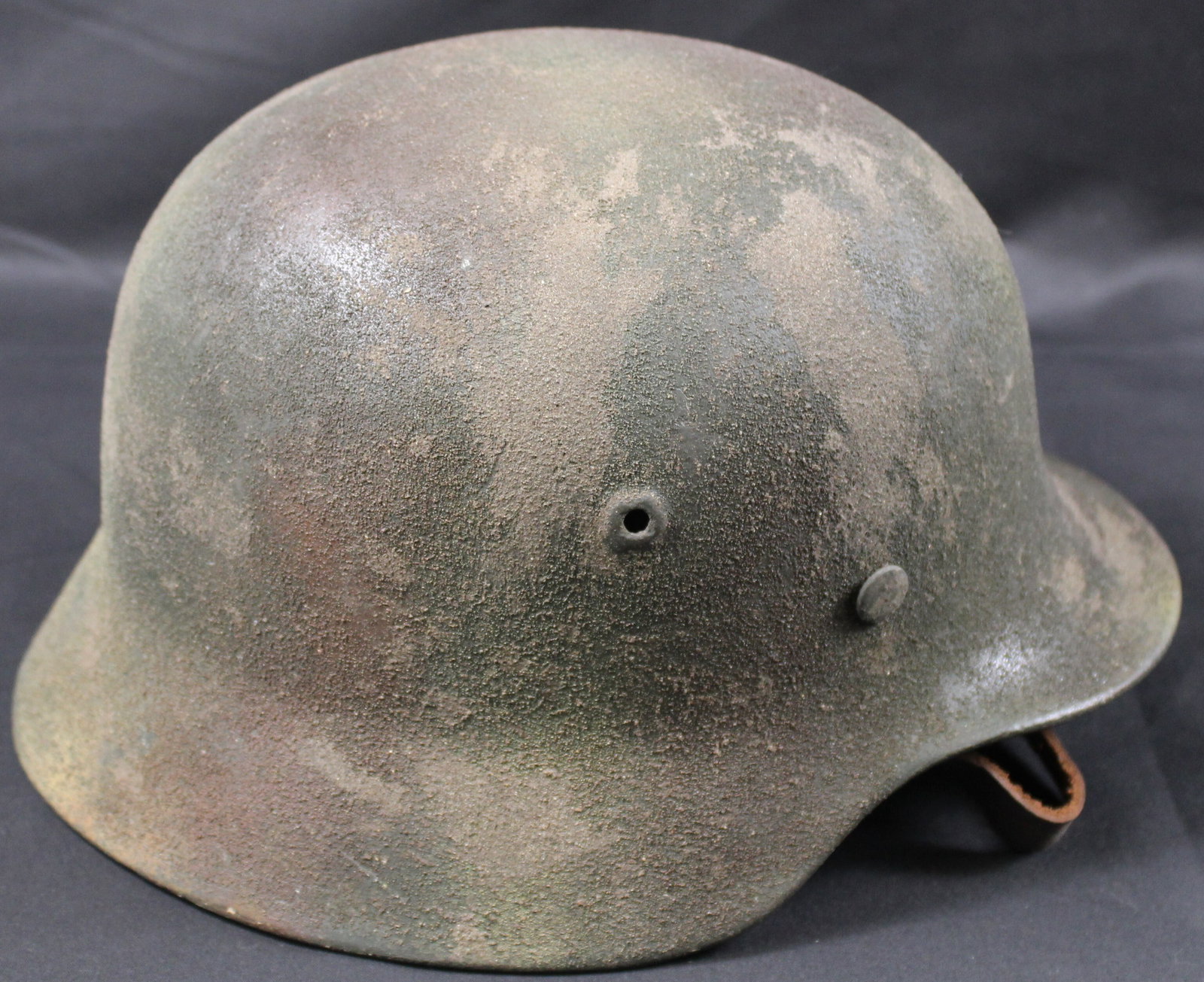 Rare WWII German M40 Suspected ET66 Camouflage Helmet (SNR) - 2