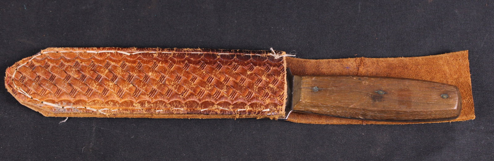 Vintage Fixed Blade Manufactured by Case with Leather Sheath (MIC) - 3