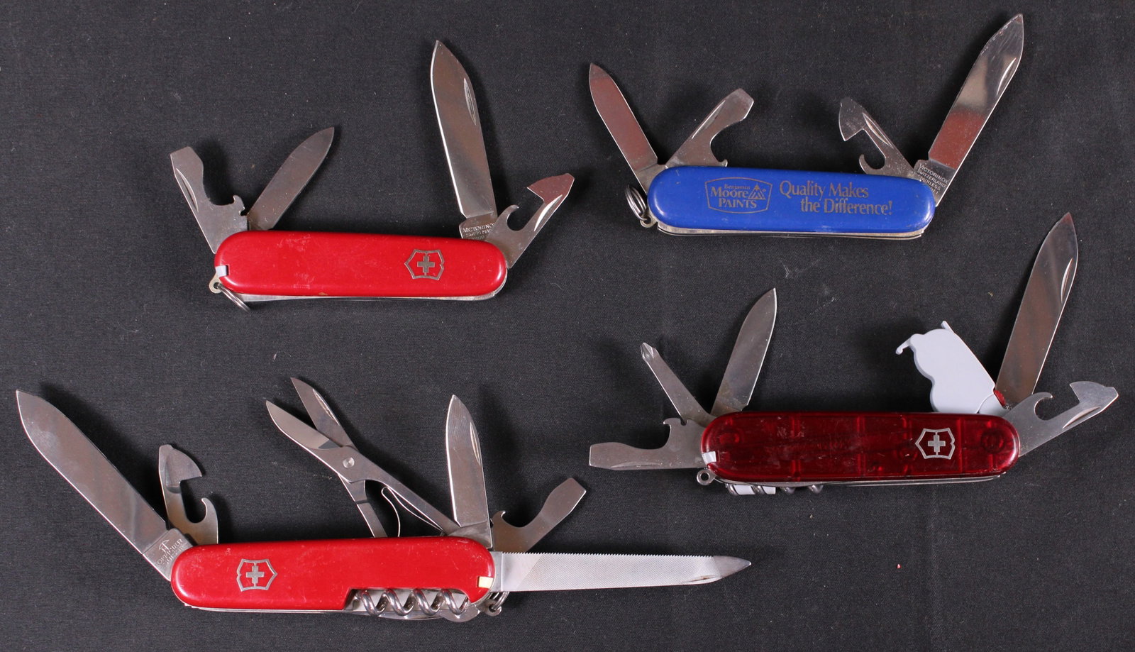 Group Lot Of Four Victorianox Swiss Army Pocket Knives (MIC): Description coming soon Bidders are welcome to preview items in person during our normal operating hours Tuesday through Saturday 11am-6pm. Estimated shipping parcel size (LxWxH) 6 inches x 6 inches