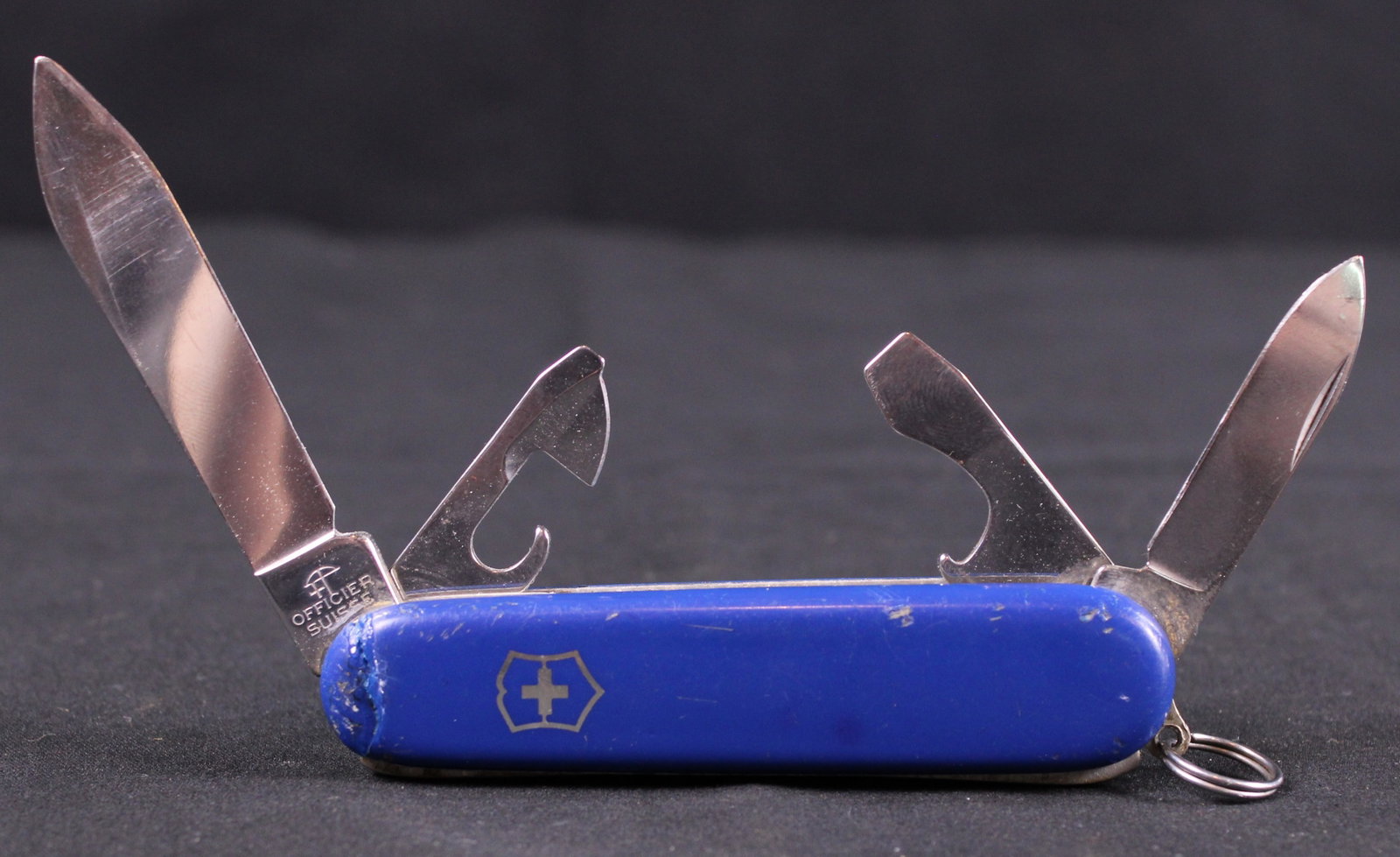 Group Lot Of Four Victorianox Swiss Army Pocket Knives (MIC) - 3
