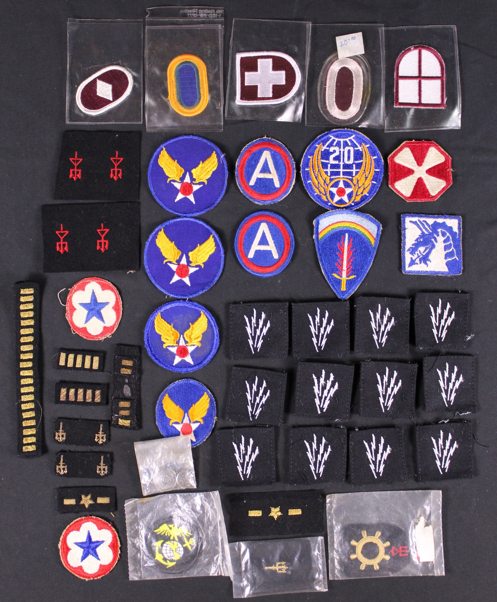 Group Lot Of American Uniform Patches And Accessories (KFC) - 3