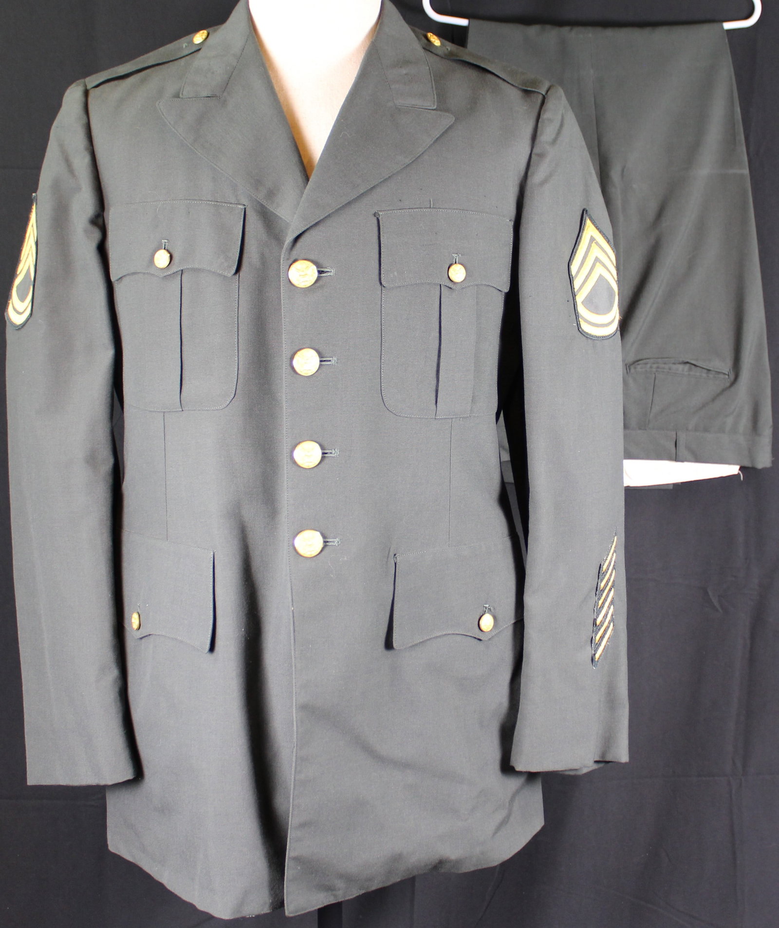 Green Dress Uniform (JBB): Description coming soon Bidders are welcome to preview items in person during our normal operating hours Tuesday through Saturday 11am-6pm. Estimated shipping parcel size (LxWxH) 12 inches x 12