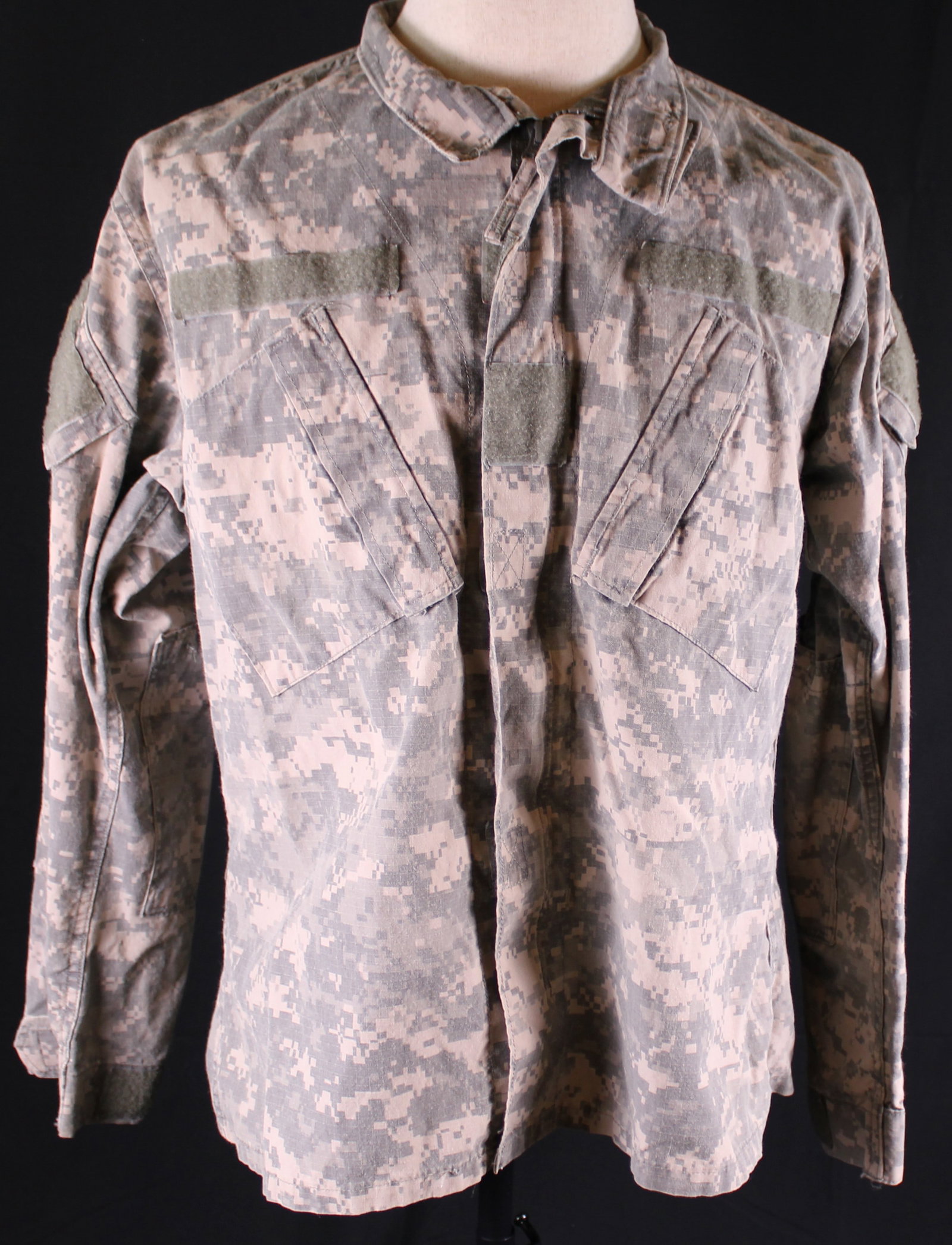 ACU Uniform (JAA): Description coming soon Bidders are welcome to preview items in person during our normal operating hours Tuesday through Saturday 11am-6pm. Estimated shipping parcel size (LxWxH) 12 inches x 12