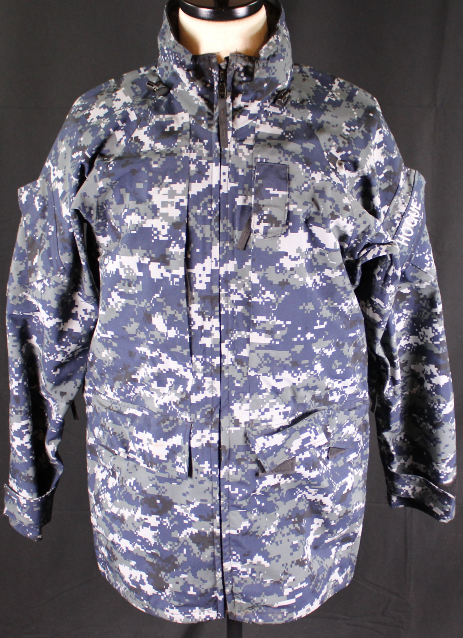 US Navy Type II Blue Gortex Parka (BLB): Description coming soon Bidders are welcome to preview items in person during our normal operating hours Tuesday through Saturday 11am-6pm. Estimated shipping parcel size (LxWxH) 12 inches x 12