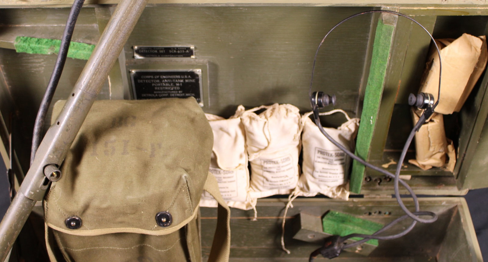 WWII US Army Signal Corps Deltrola Corp. Mine Detector (HGC) - 4