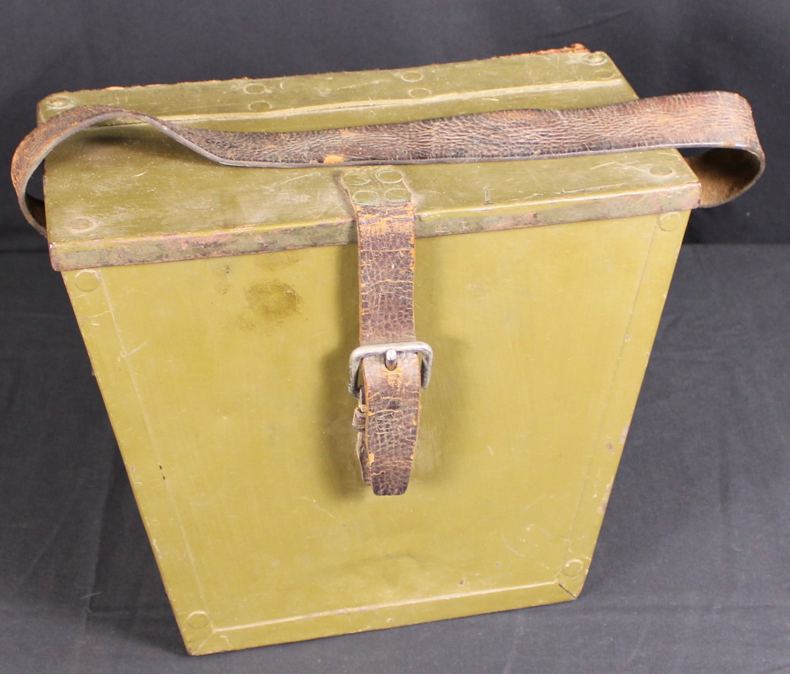 Russian Lahti ATG 20mm Magazine Transportation Case (FMI): Description coming soon! Bidders are welcome to preview items in person during our normal operating hours Tuesday through Saturday 11am-6pm. Estimated shipping parcel size (LxWxH) 18 inches x 18