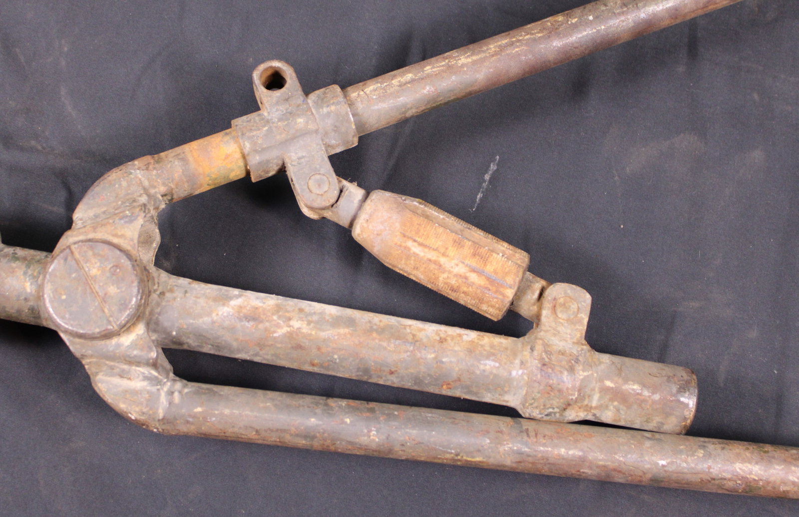 81mm Mortar Bipod (FMI) - 7