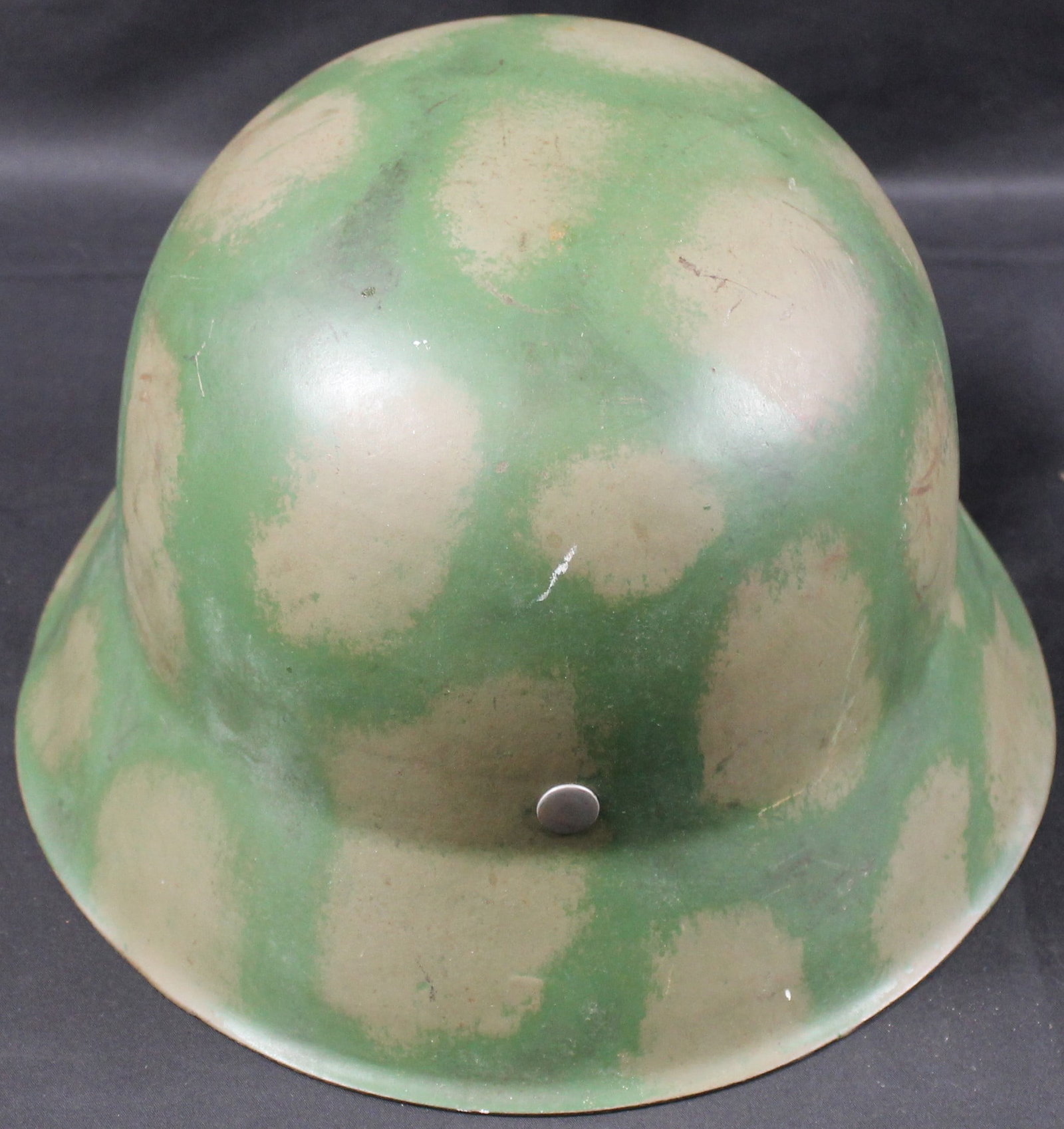 Excellent EF68 Emaillierwerke AG in Fulda (EF) M42 Camoufalged WWII German Helmet (SNR) - 3