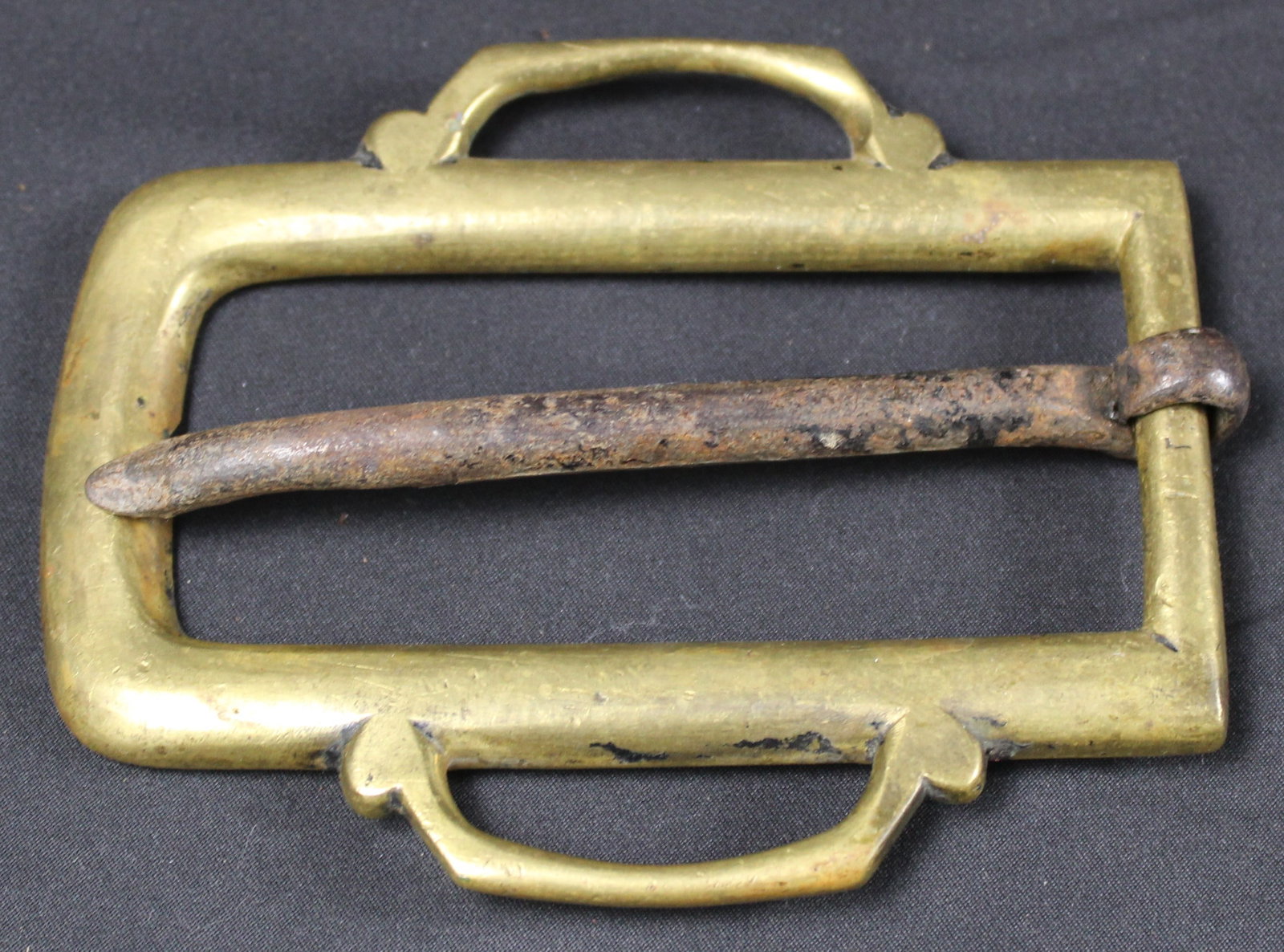 Large Revolutionary War Era Antique Brass Military Style Center-Bar Belt Buckle (SNR) (1 of 2)