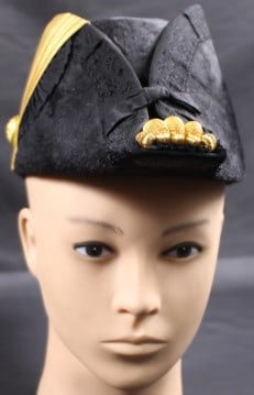 Excellent U.S. Navy Fore and Aft Beaver Cap and Epaulet Set for a US Navy Ensign (MME) - 10