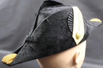 Excellent U.S. Navy Fore and Aft Beaver Cap and Epaulet Set for a US Navy Ensign (MME) - 14