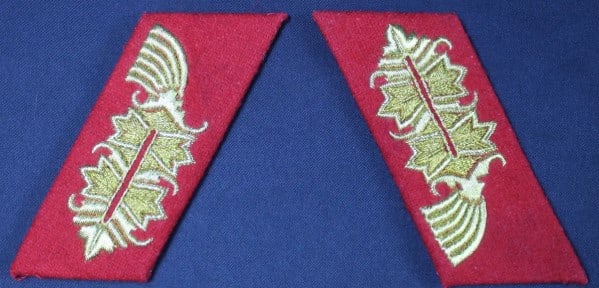 Pair of German Wehrmacht General's Collar Tab Insignias or Litzen (MME): It is the opinion of the auction house that this item may be a post-war manufactured example, however, it is the responsibility of the buyer to determine authenticity prior to bidding. Estimated shipp