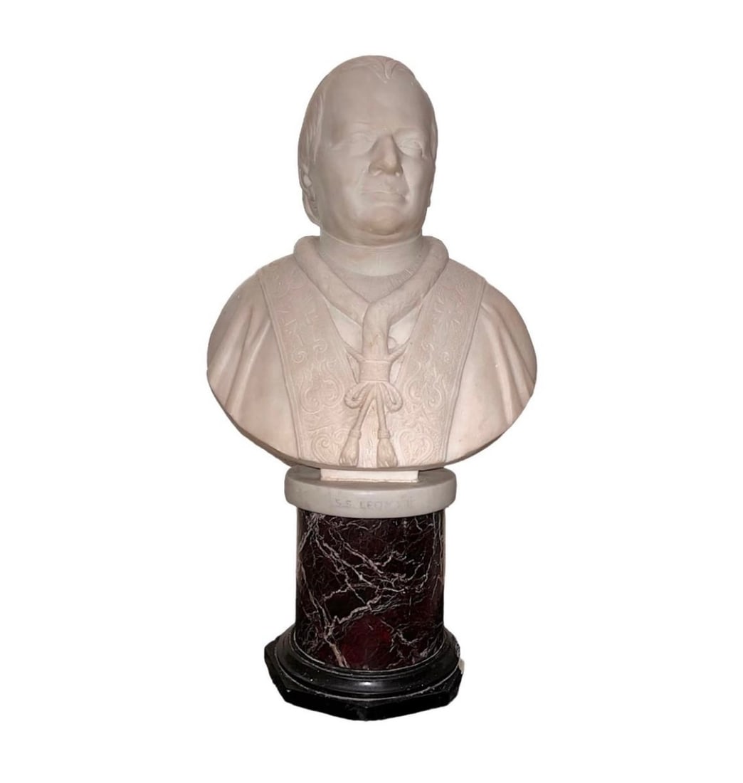 Vintage Italian Pope Leon XIII Marble Bust: Vintage Italian Pope Leon XIII Marble Bust. 50 X 32 cm / 19.6 x 12.5 inches