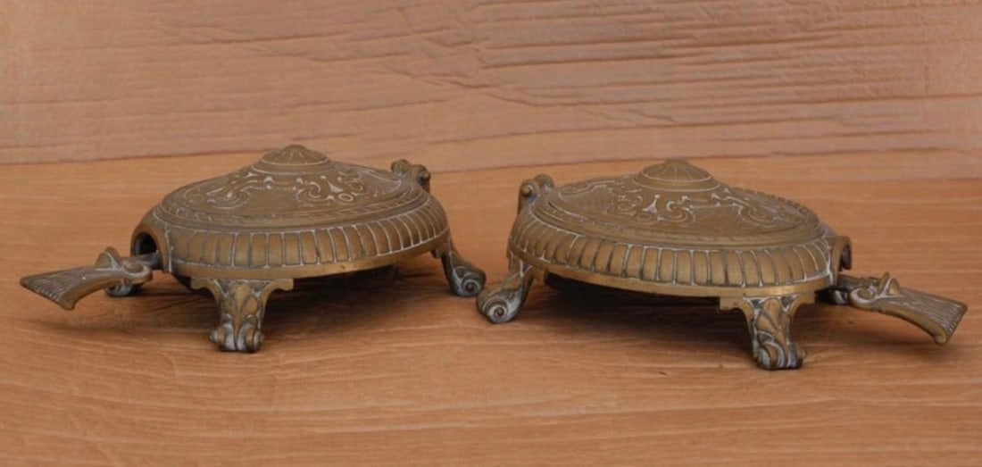Vintage Pair of Bronze Lidded Spittons: Vintage Pair of Bronze Lidded Spittons. 10.5 x 36 x 21 cm / 4.1 x 14.1 x 8.2 Inches